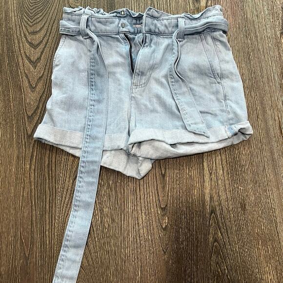 Express Extreme High Rise Shortie Shorts Belted Denim Light Wash Blue Size 2 - Picture 1 of 7